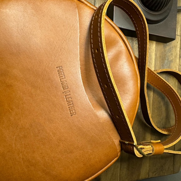 Portland Leather Tan Crossbody Bag Smooth Finish - Picture 9 of 16